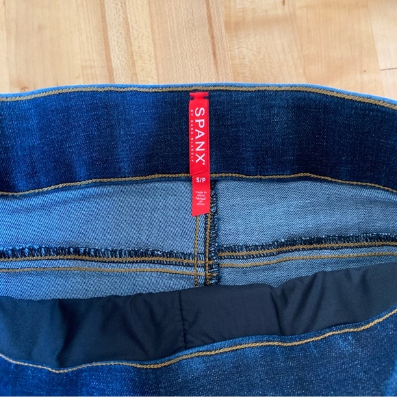 Spanx Cropped Flare Jeans High Rise Stretch Tummy Control Ankle Size Small - Picture 5 of 8